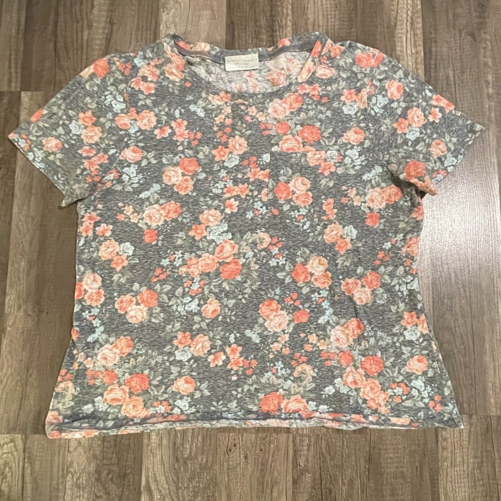 Bobbie Brooks Gray and Coral Floral Short Sleeve Top